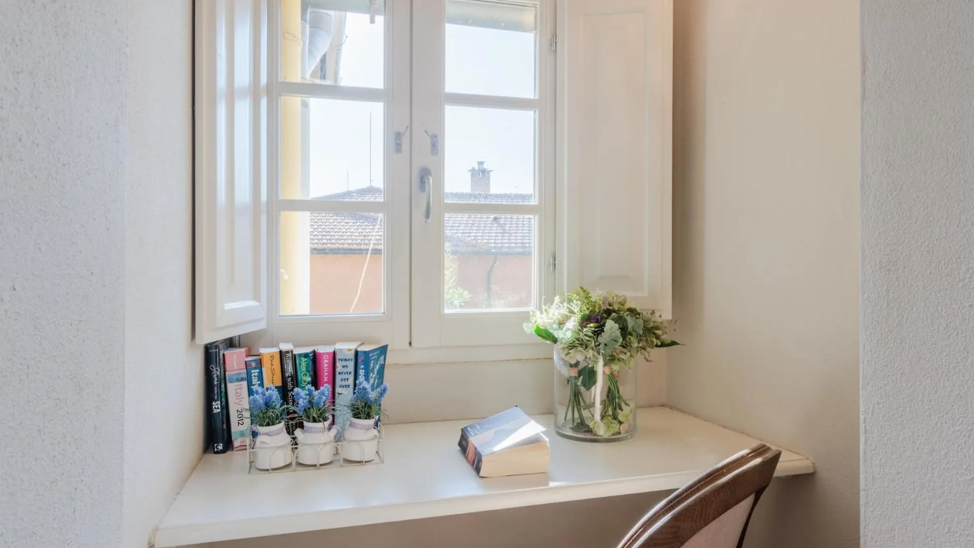 Casa Laura, Unwind Yourself On A Luxury Terrace In Lucca Town Italy