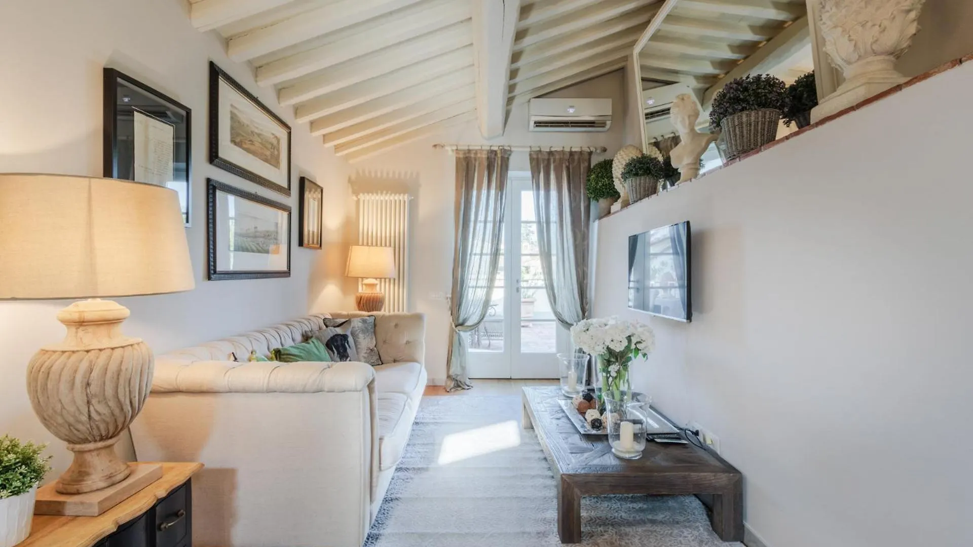 Casa Laura, Unwind Yourself On A Luxury Terrace In Lucca Town